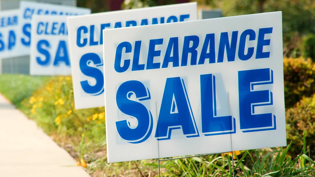 Custom-Business-Sign-Clearance-Sale-Yard-Sign